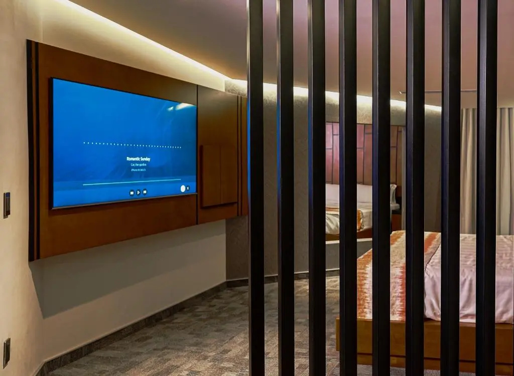 Deluxe Double Suite (full double bed)