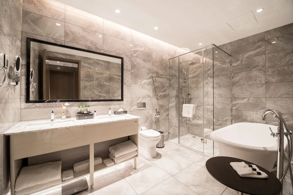 Executive Double Suite with city view (full double bed)