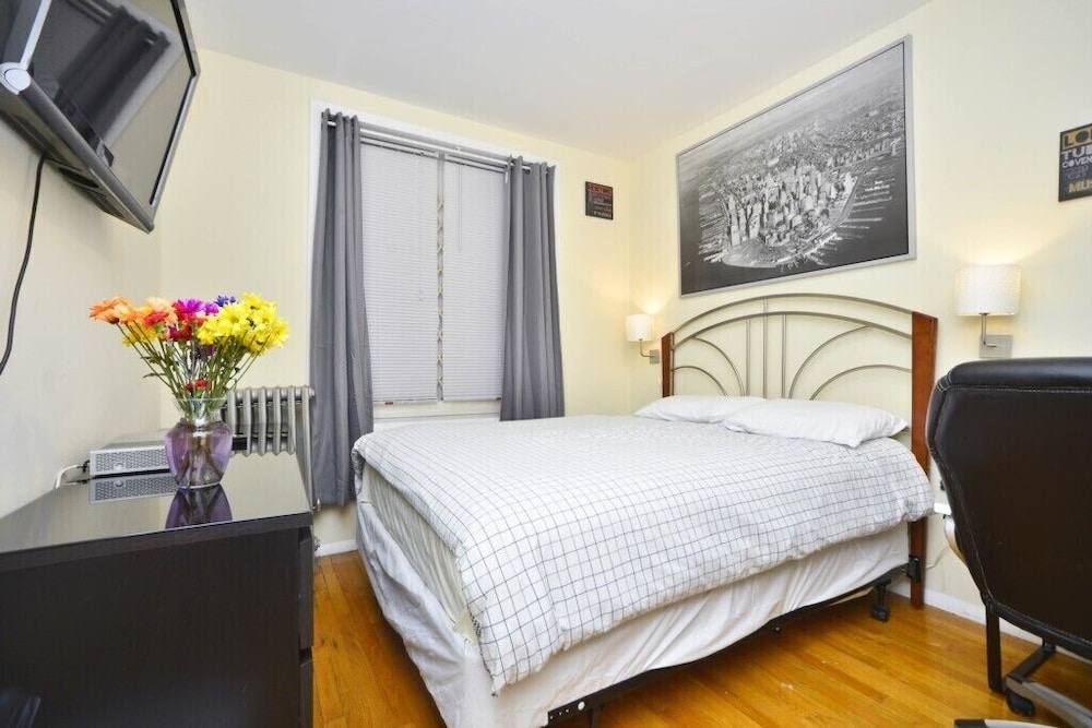 Fancy 2 BR on Upper East Side