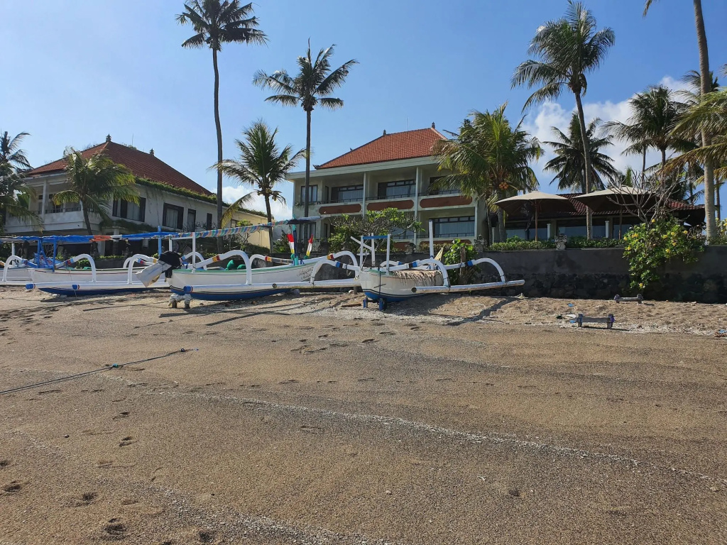 Beach & Waterfront