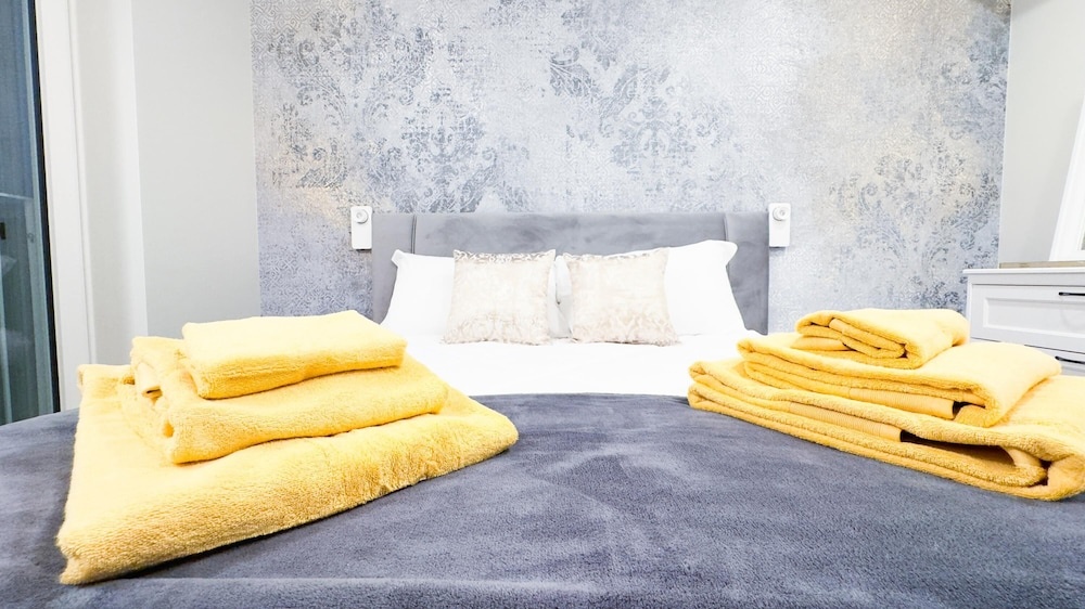 Fairmont Seafront Venice Suite by Ca-sa Chec