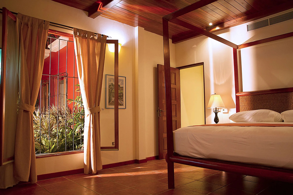 Estrada Hotel & Bistro