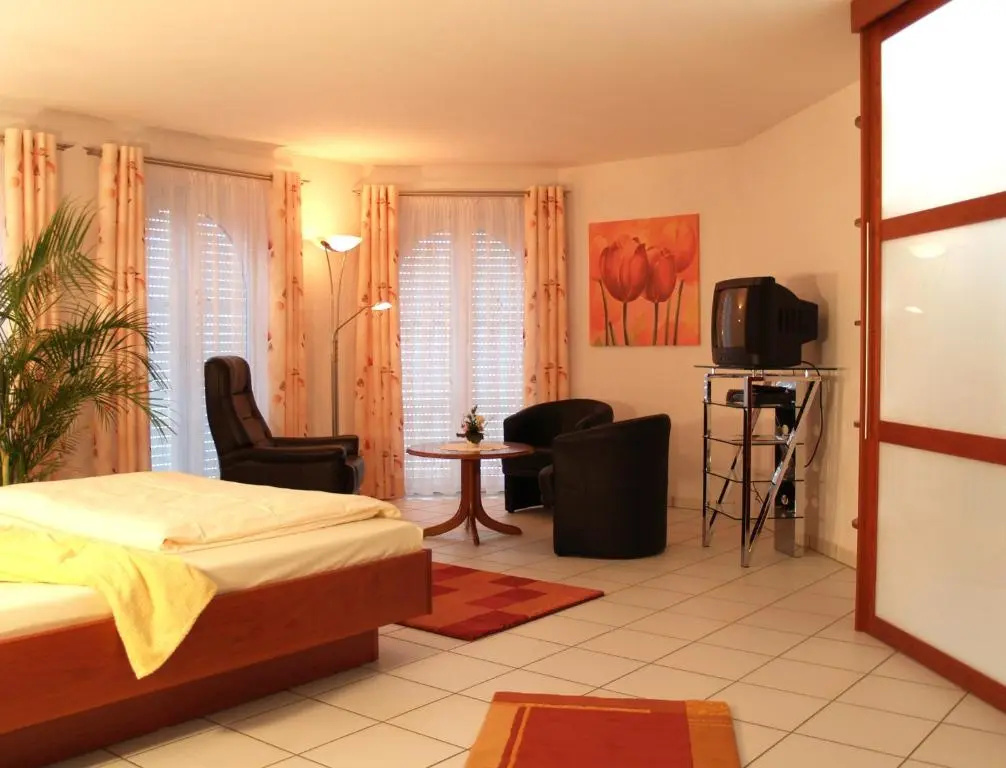 Double Junior Suite (full double bed)