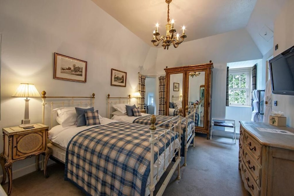 Deluxe Double room with garden view (full double bed)