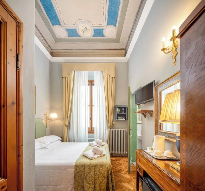 Economy room