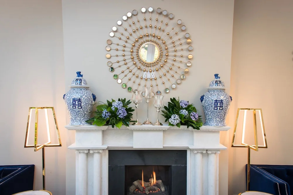 Lobby & Reception