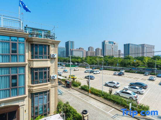 Xiangshan Xilai Homestay (People's Square Subway Dancheng Station)