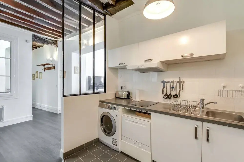 Saint Honore Apartment - фото 9