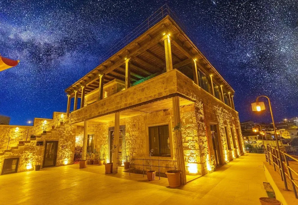 Megaron Cave Hotel