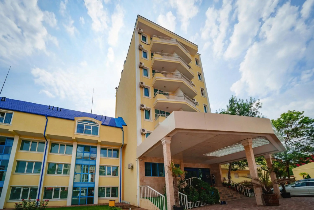 Perla Beach Hotel III