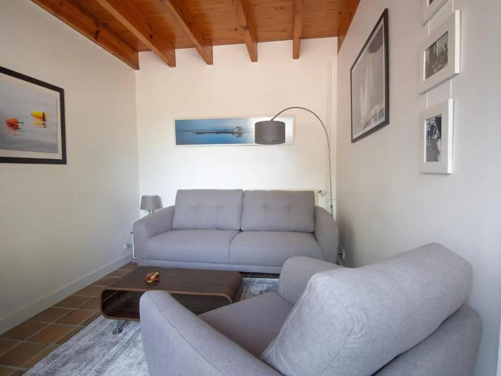 2 Bedrooms Cottage