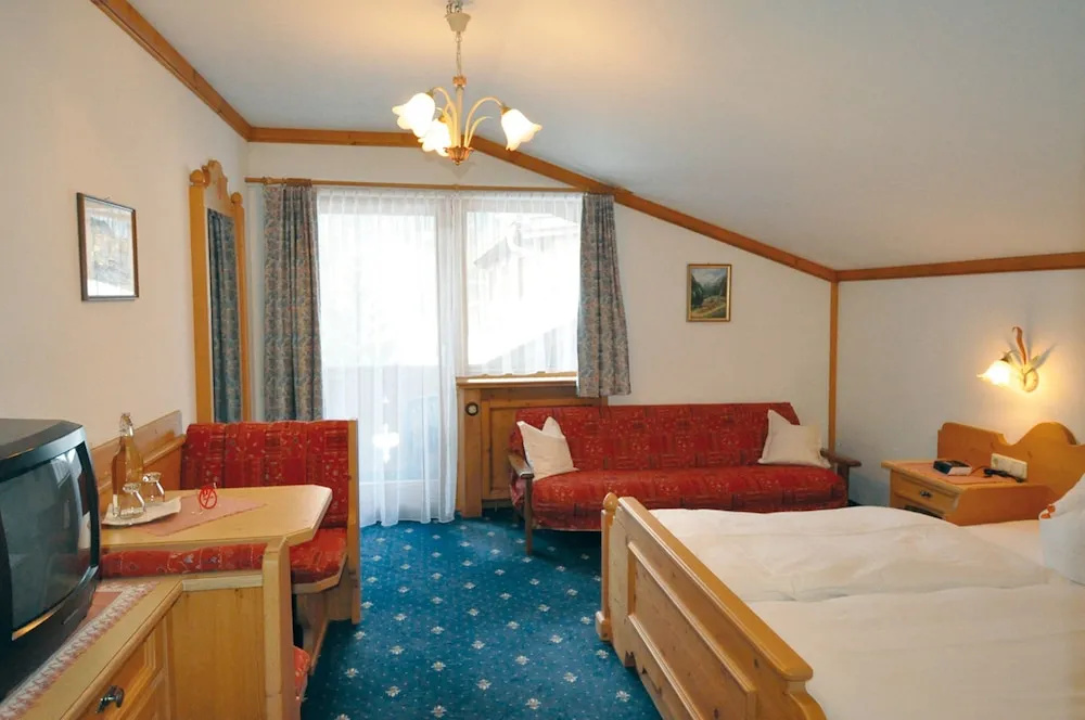Standard Double room with balcony (full double bed)