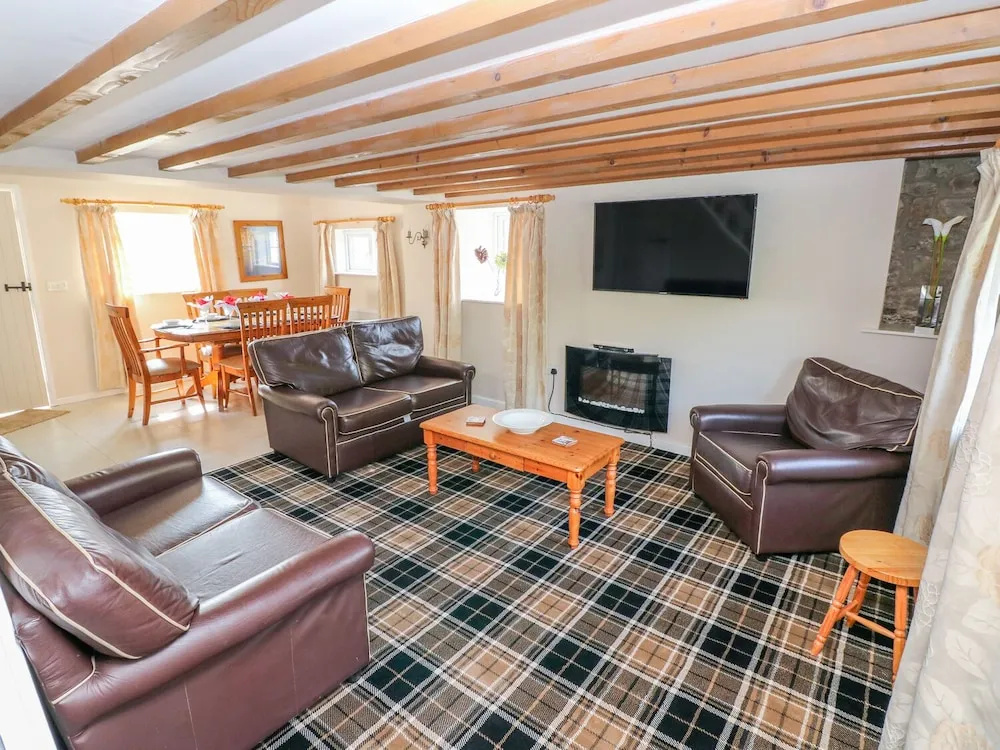 Vineyard Vale 8