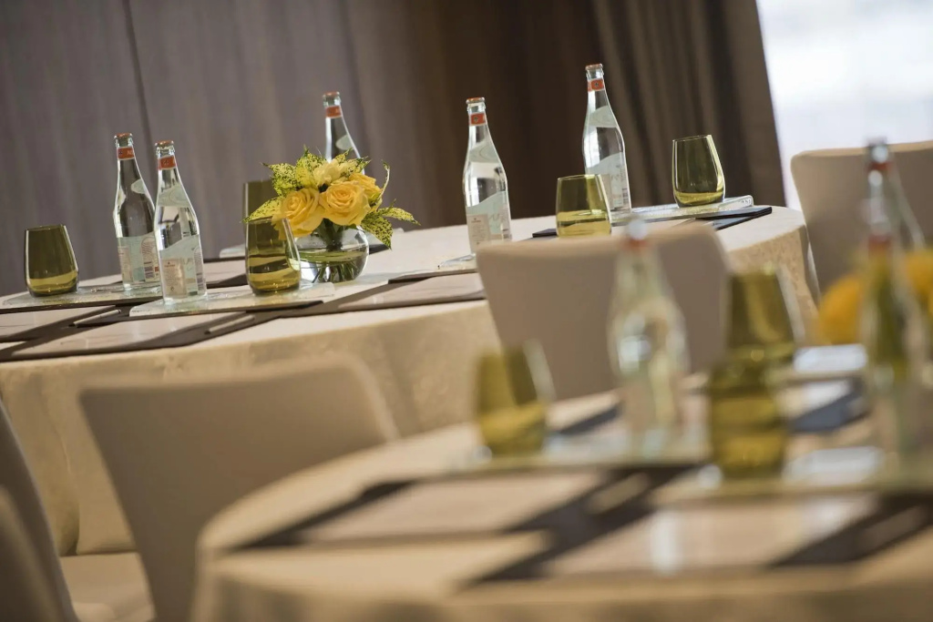 Voco Doha West Bay Suites an IHG hotel, Доха, Катар мініатюра 16