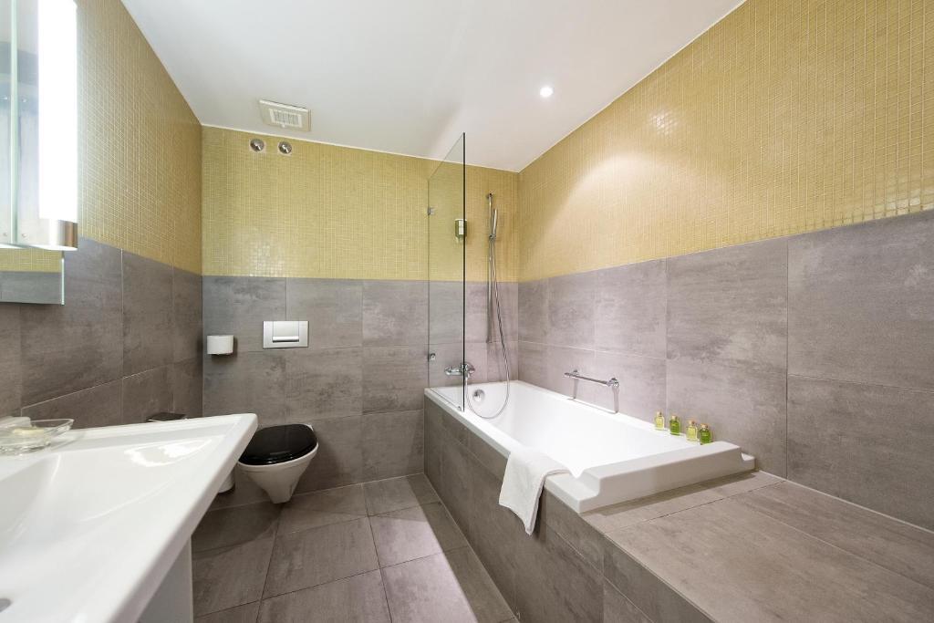 See- und Seminarhotel FloraAlpina by null