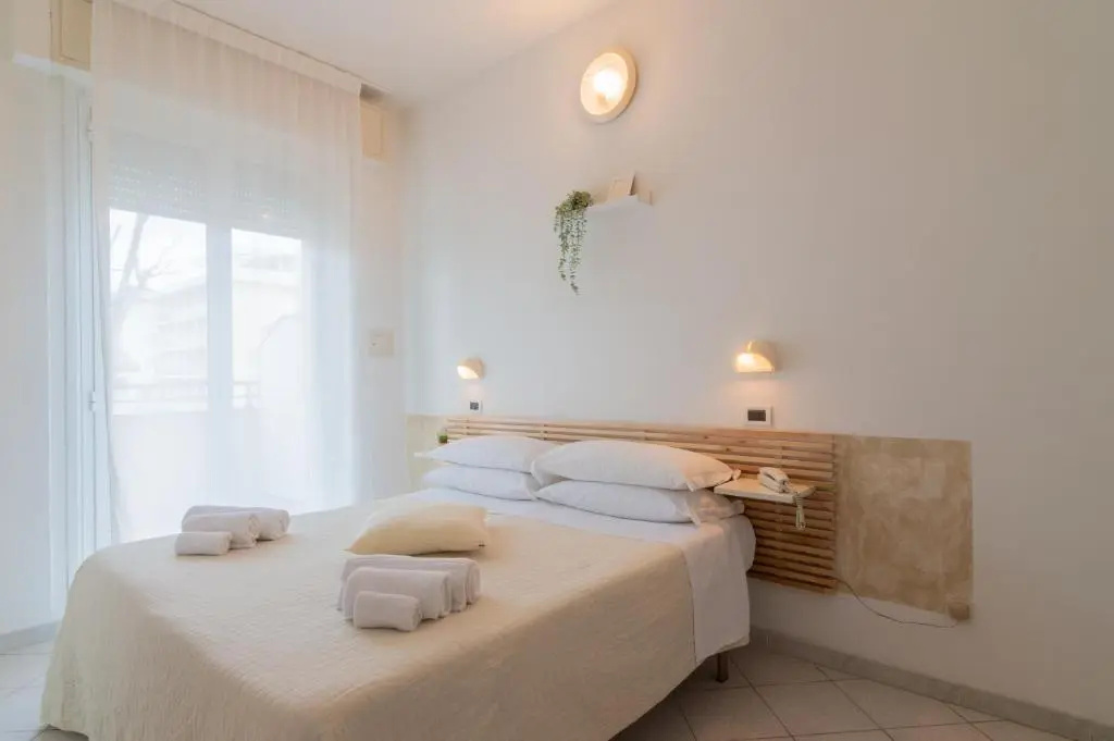 Standard Double room with balcony (full double bed)