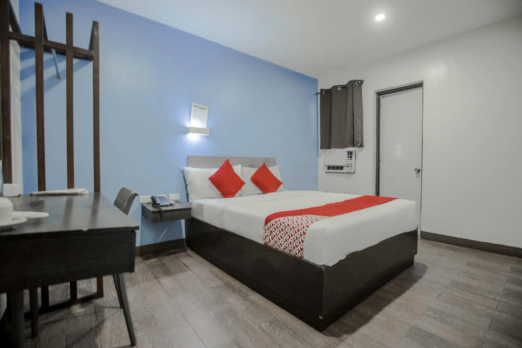 Deluxe Double room (full double bed)