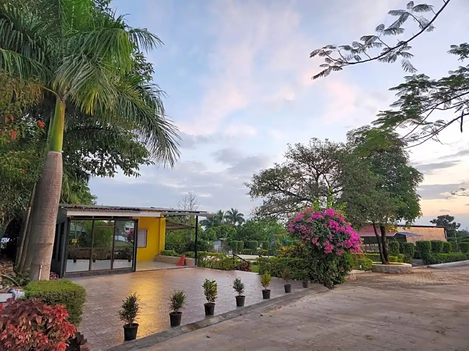 HillRock Resort & Villas, Karjat