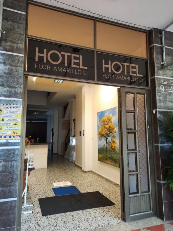 Hotel El Flor Amarillo