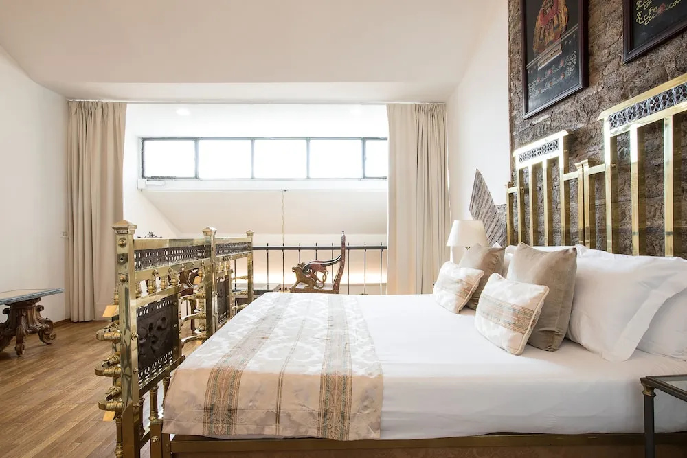 Presidential Double Suite (full double bed)