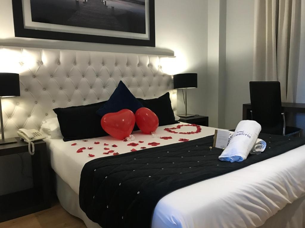 Hotel Suites Feria de Madrid Room Type - Standard Double room full double bed