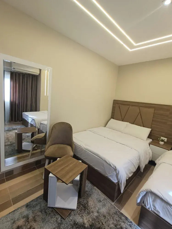 Deluxe Double room (full double bed)