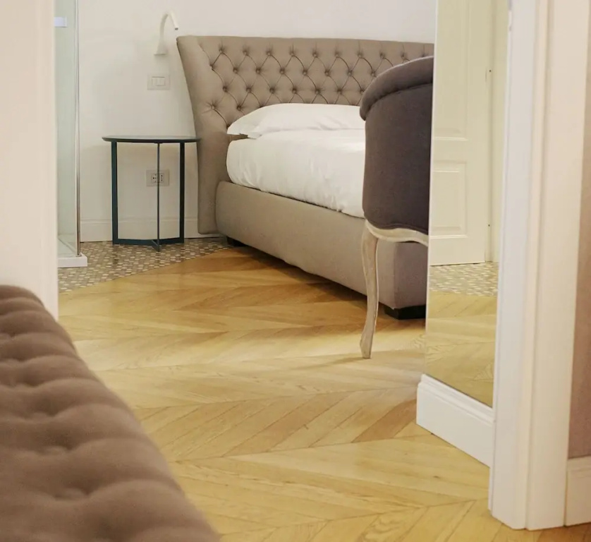 Suite with balcony and with city view