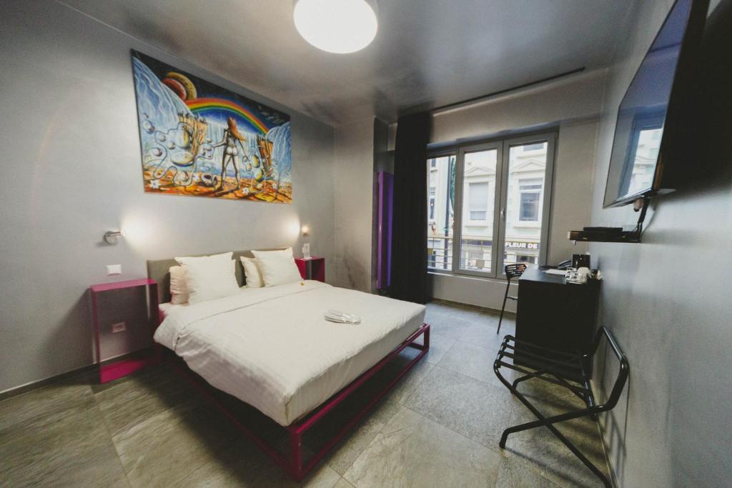 gallery_image_hidden_9