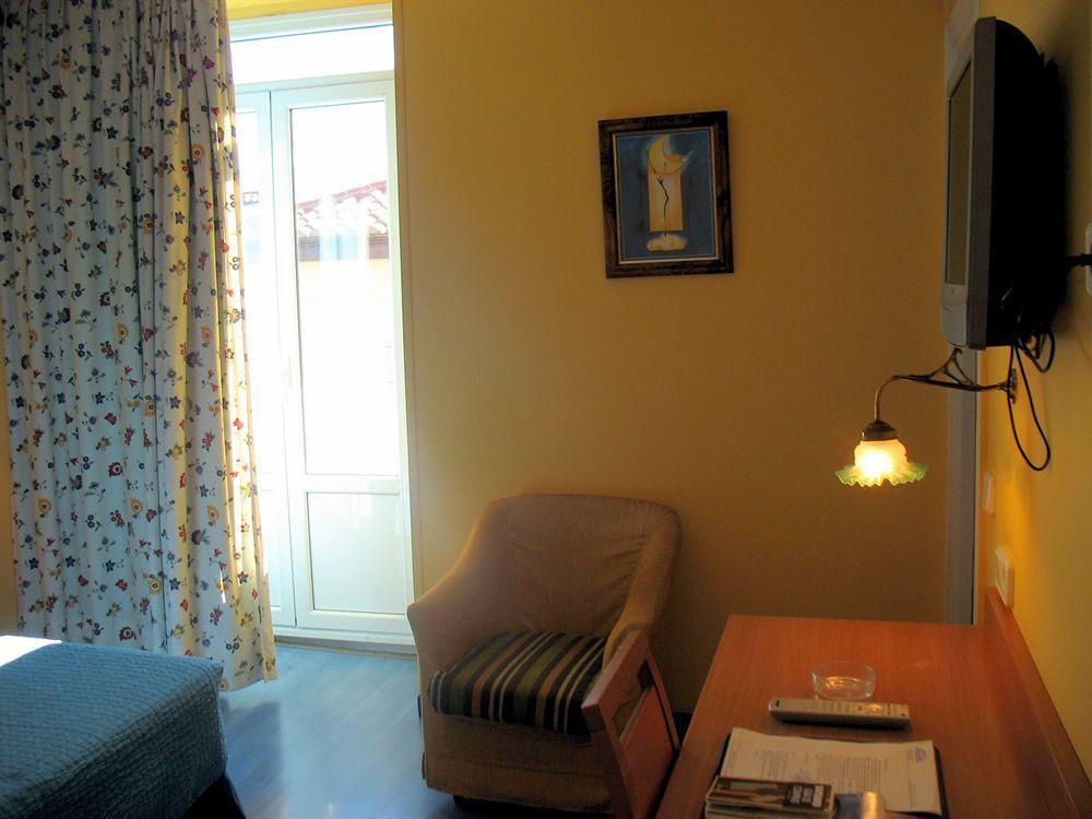 gallery_image_hidden_15