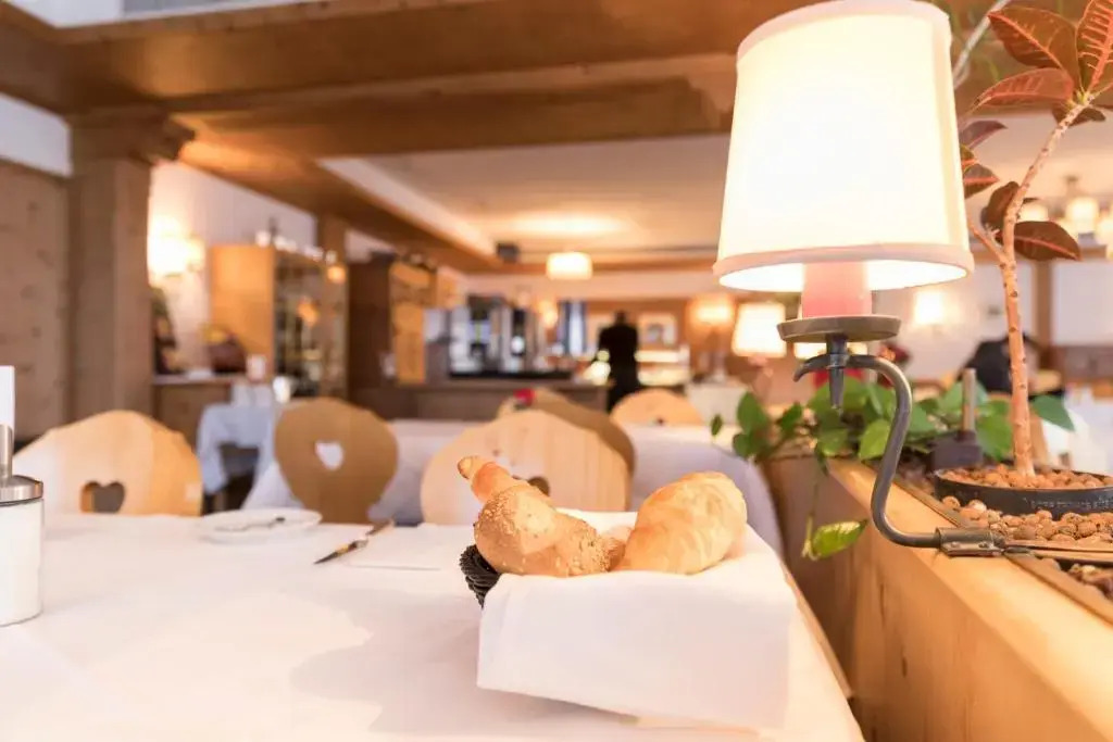 Hotel Bernina by null