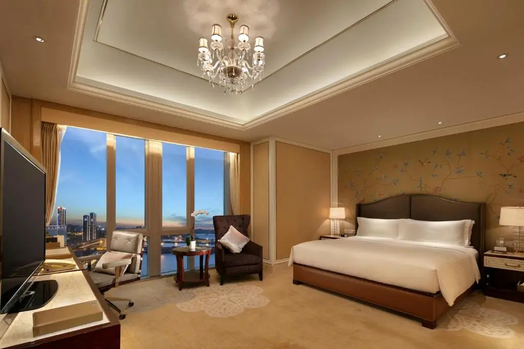 Deluxe Double room (full double bed)