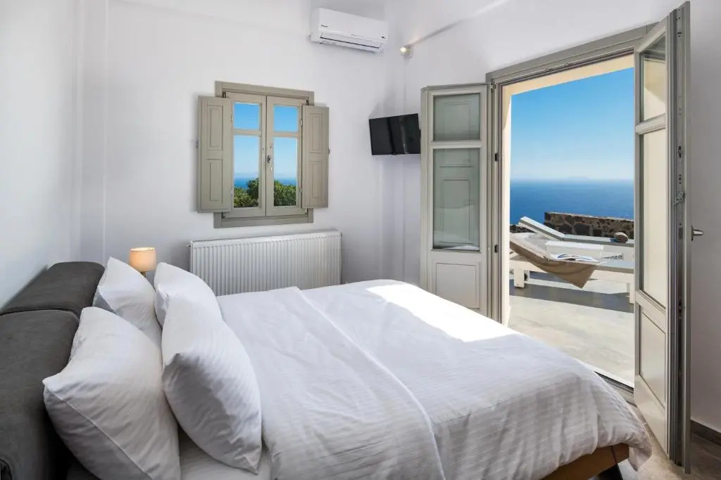 Theano Cave Suites & Villas