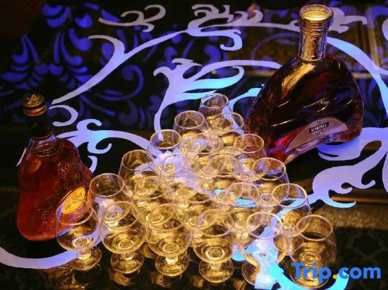 Food & Beverage
