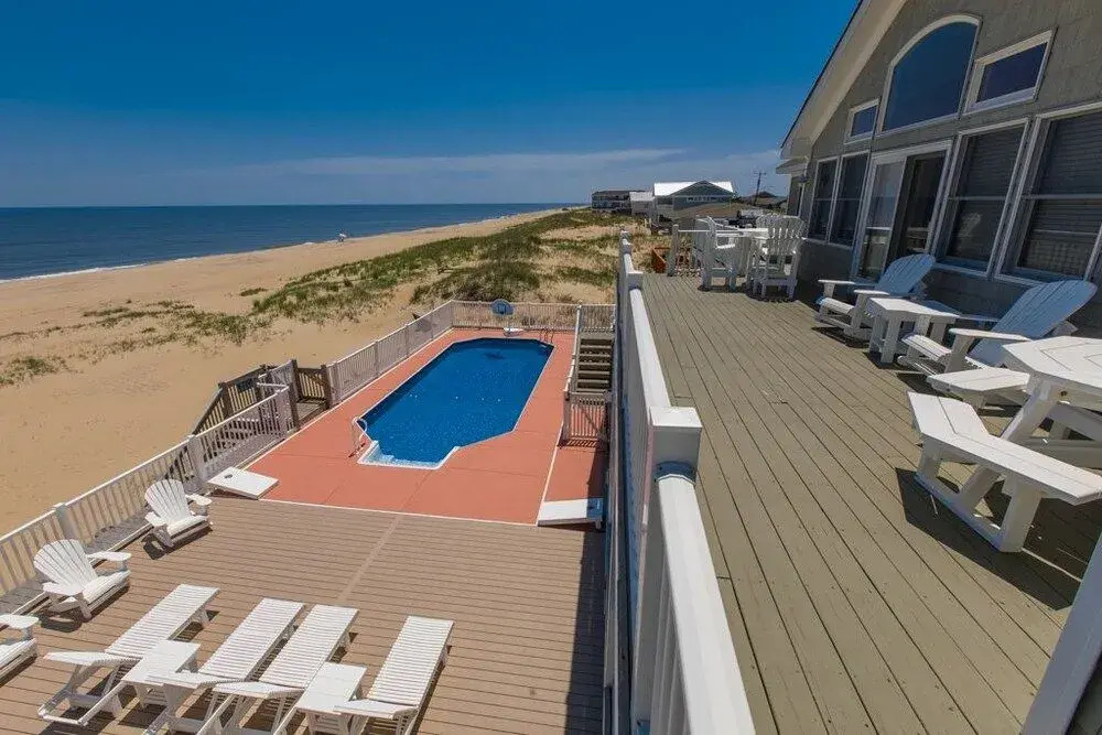 Vista Royale by RedAwning