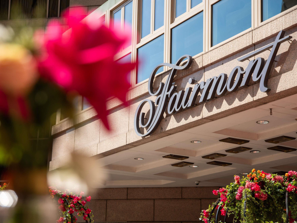 Fairmont Chicago at Millennium Park