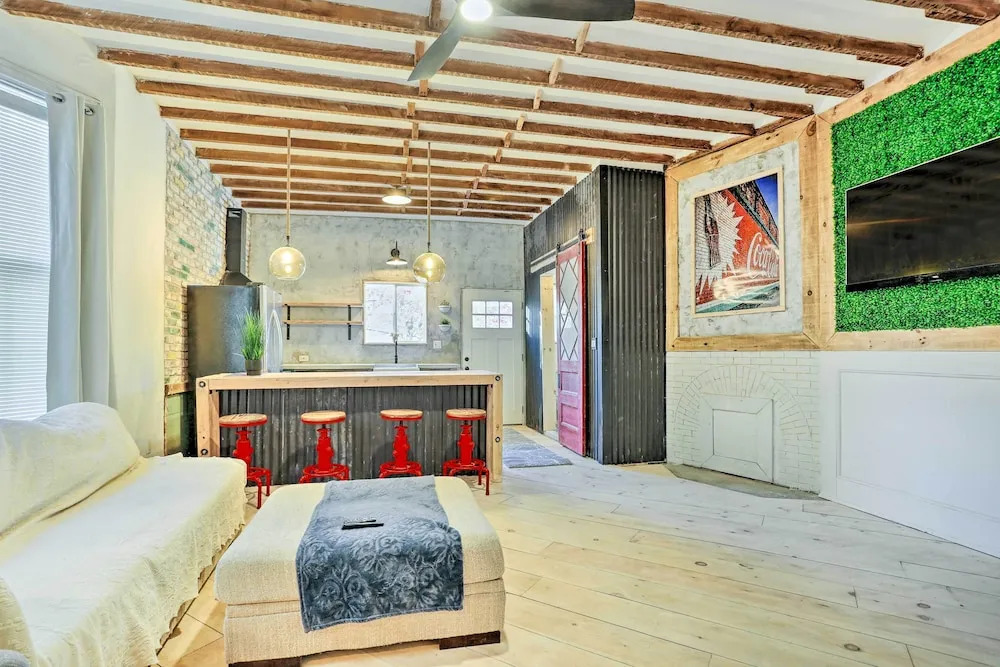 Stylish Newark Home w/ Deck < 14 Mi to Nyc! — фото 4