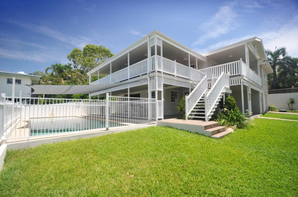 Island Adventure Holiday House