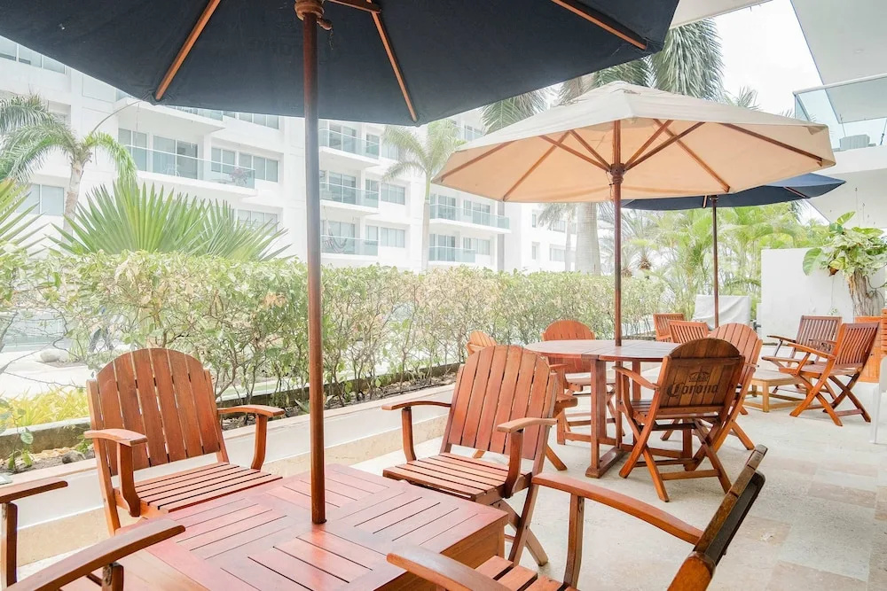w Deluxe 2BR w Terrace A C in Morros