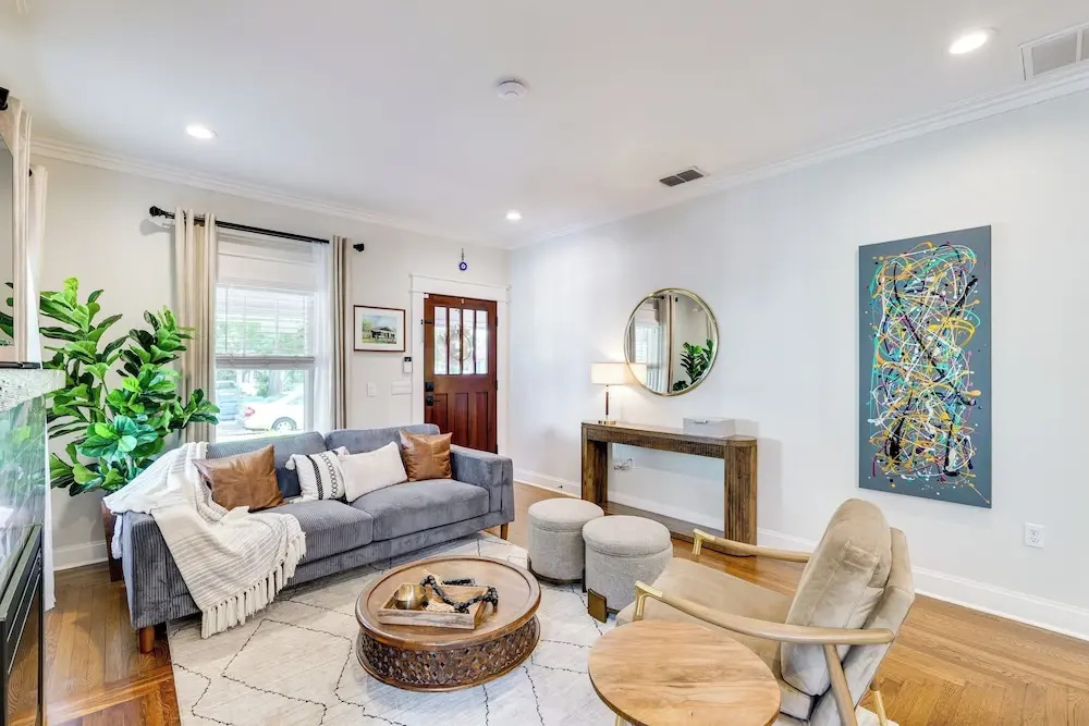 Renovated, Stylish Retreat w/ Patio in Lakeland!