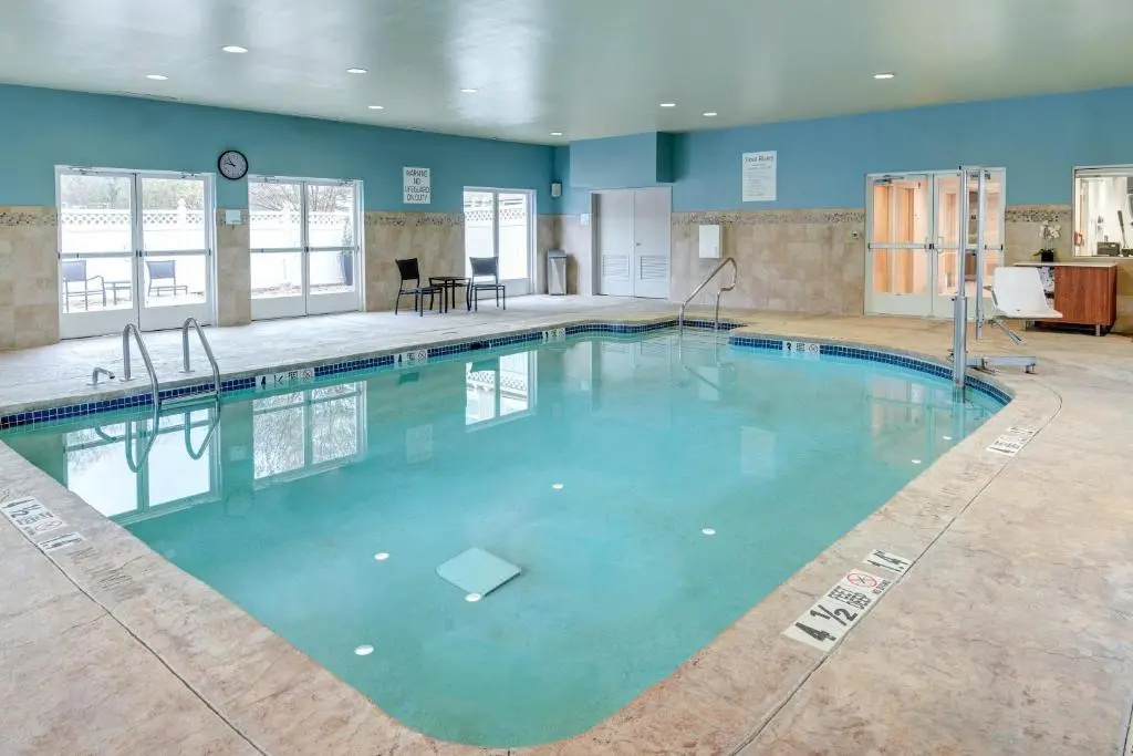 Holiday Inn Express Hotel & Suites West Long Branch by IHG - Général