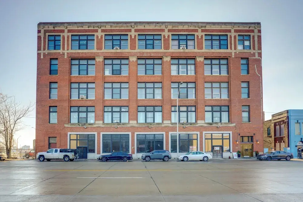 Explore Corktown: Updated Loft Next to Riverwalk!