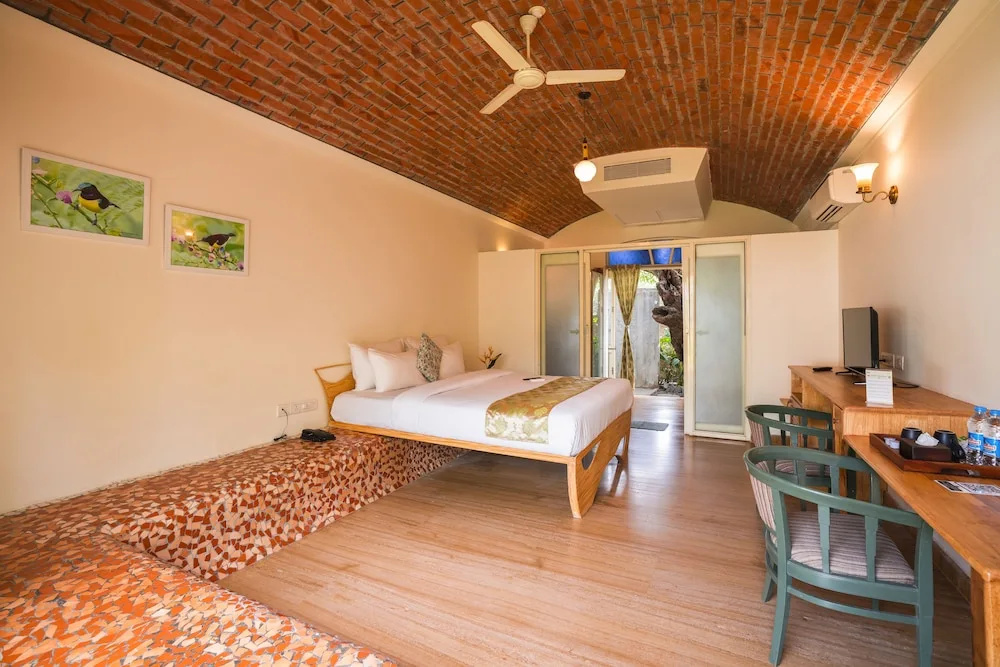 Deluxe Double room (full double bed) (bed type is subject to availability)