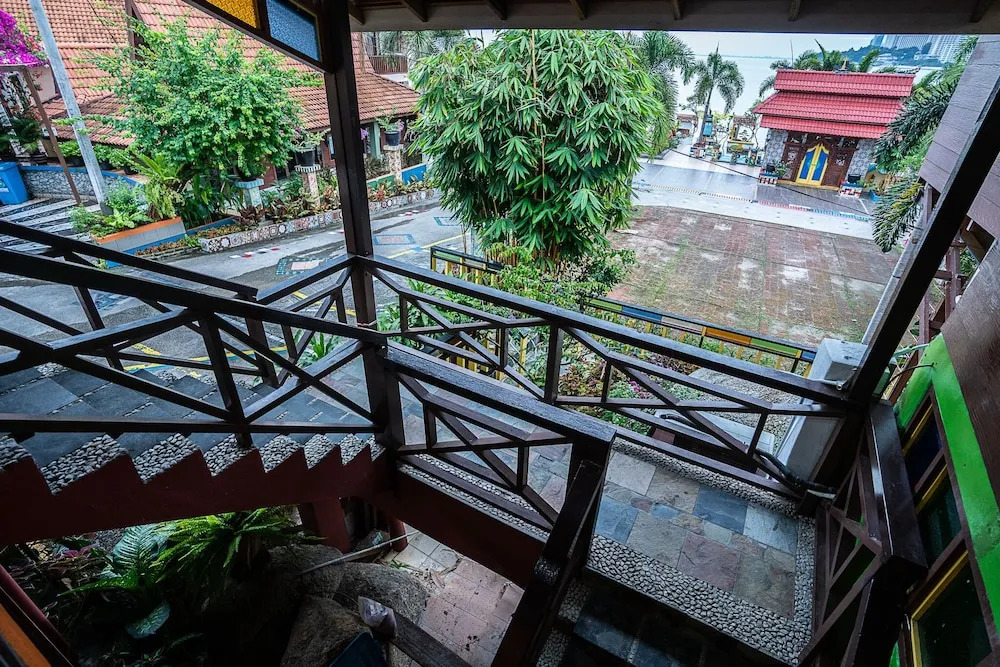 Lost Paradise Resort