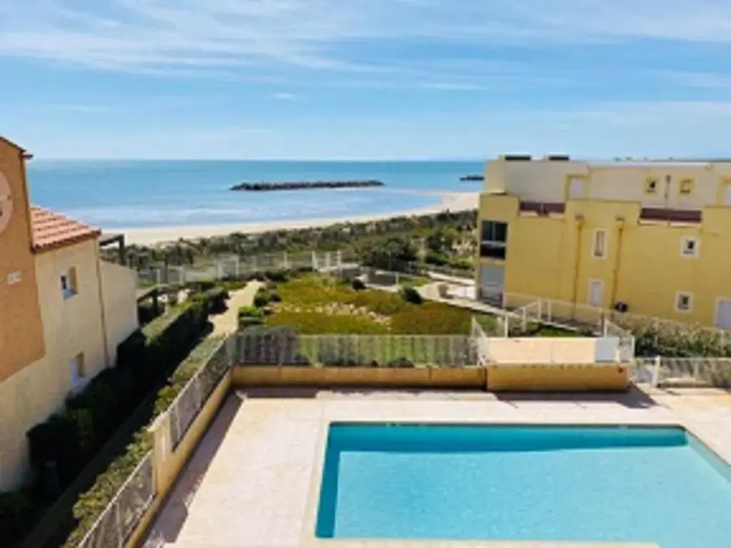 1 Bedroom Attic Apartment with sea view