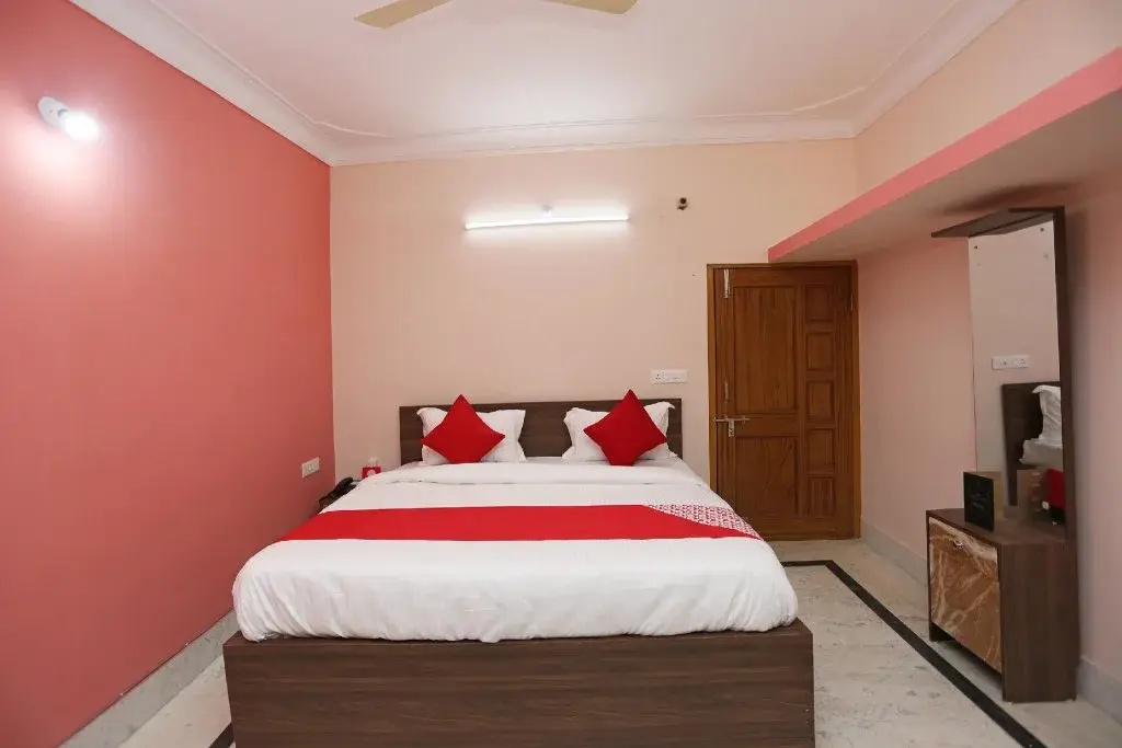 Morning Star Castle By OYO Rooms
