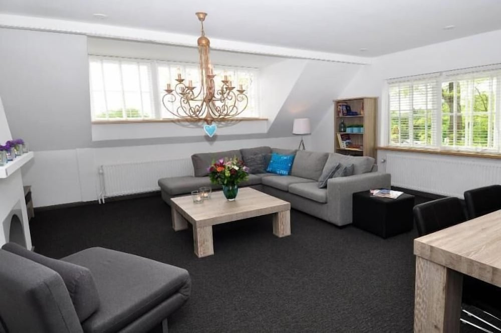 Boutique Hotel Herbergh Amsterdam Airport — 4