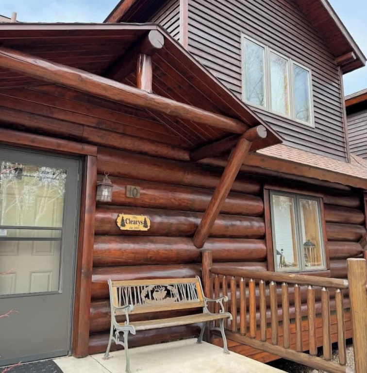 Fence Lake Condo #10 - Docking, Wifi, Beach