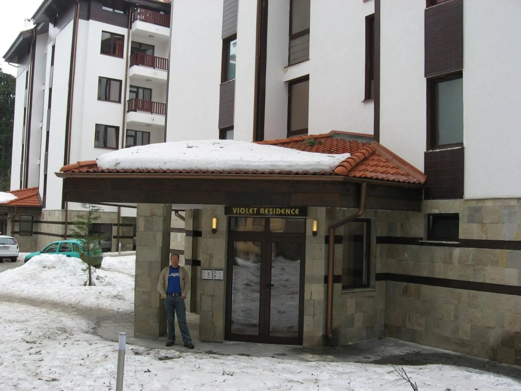 Flora Ski-slope Studio Apartment