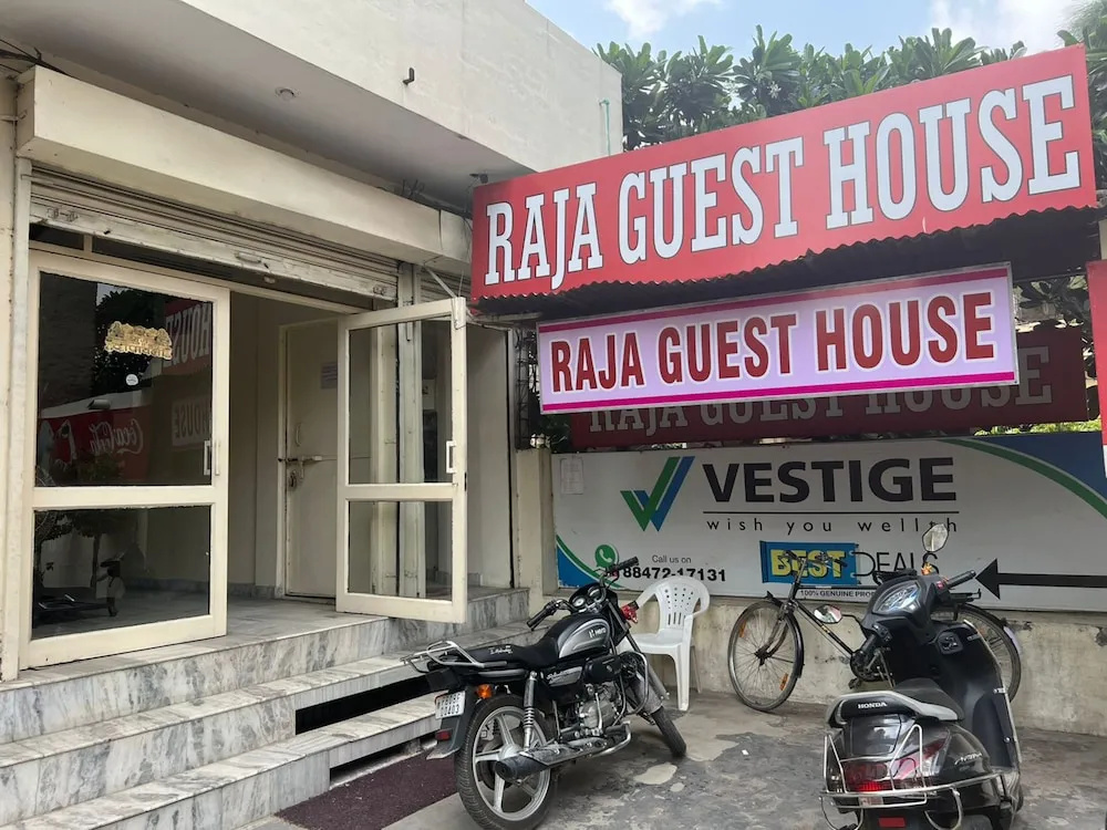 Goroomgo Blessing Inn Jalandhar