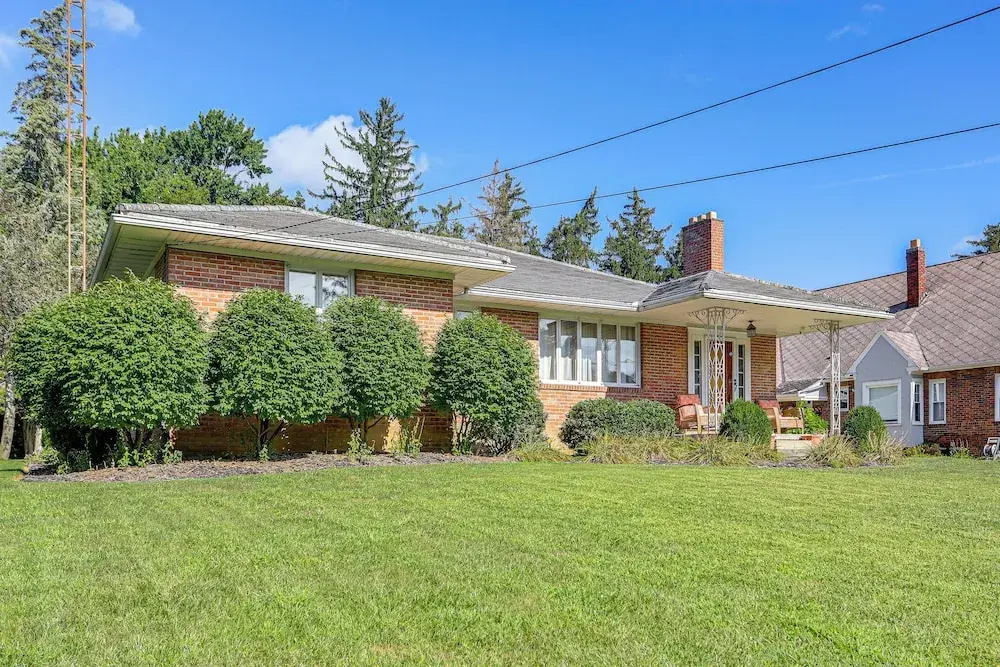 < 1 Mi to Dtwn Tiffin: Home w/ Outdoor Space!
